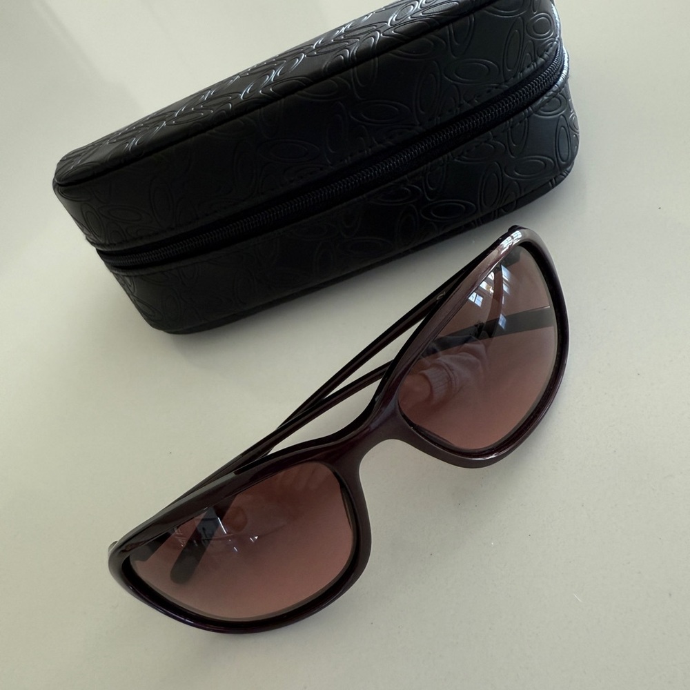EUC - Womens Oakley She’s Unstoppable Sunglasses